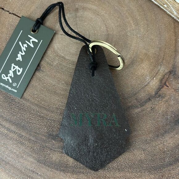 Myra Flowering Love Hand-tooled Key Fob - Picture 4 of 7